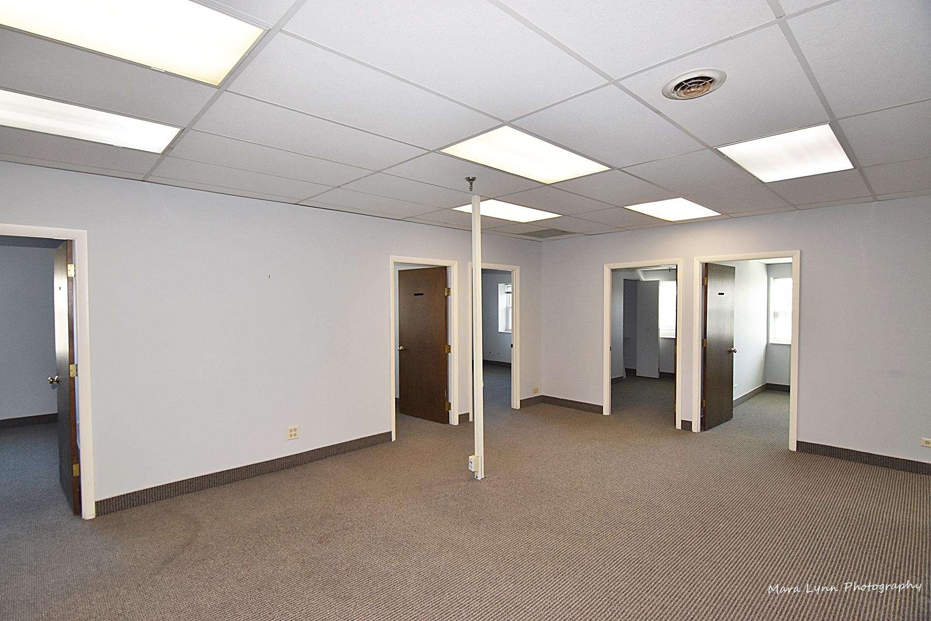 400 W Roosevelt Rd, Wheaton, IL for lease Interior Photo- Image 1 of 2