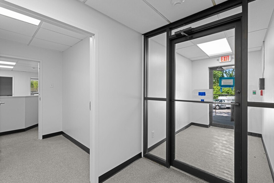 4585 Washington St, Florissant, MO for lease - Interior Photo - Image 3 of 14