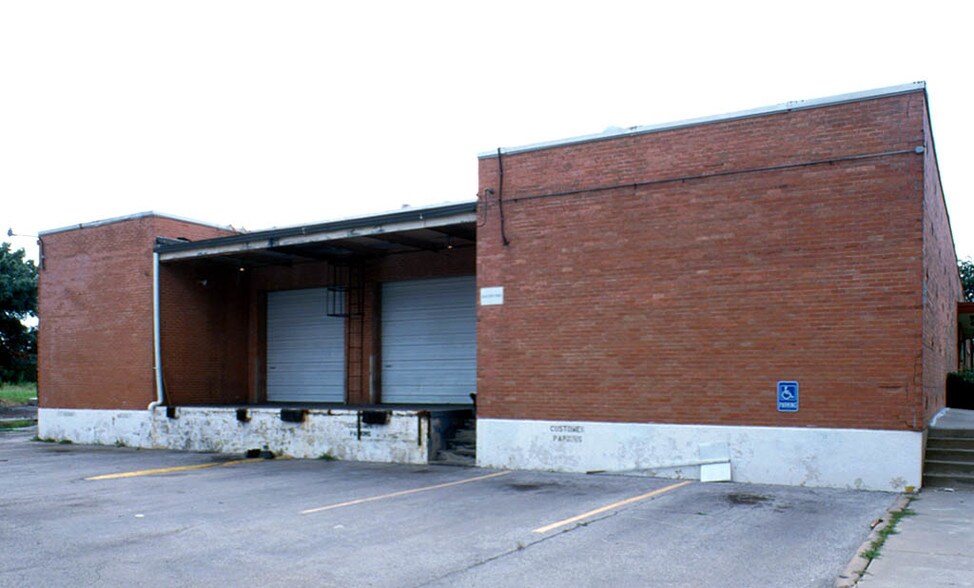 8107 Chancellor Row, Dallas, TX for lease - Other - Image 2 of 25