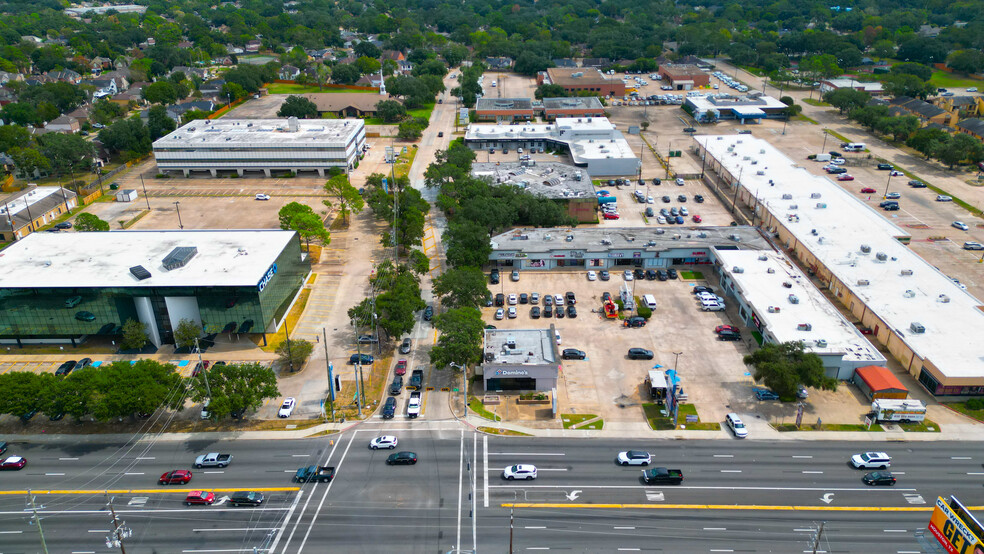 4500-4600 Highway 6 N, Houston, TX for lease - Building Photo - Image 2 of 8