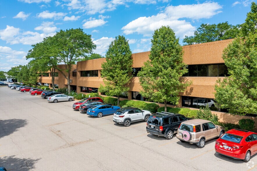 5150 N Port Washington Rd, Glendale, WI for lease - Building Photo - Image 1 of 7