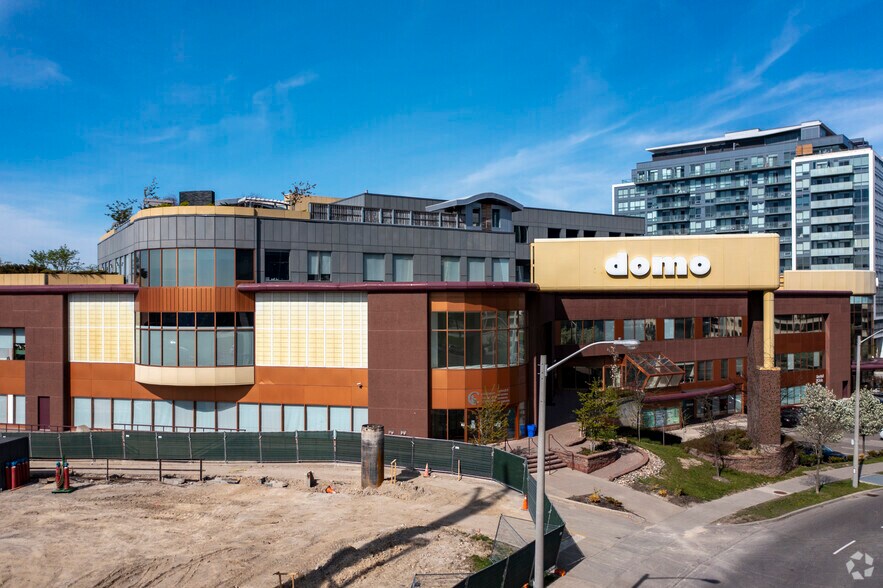 20 De Boers Dr, Toronto, ON for lease - Building Photo - Image 2 of 6