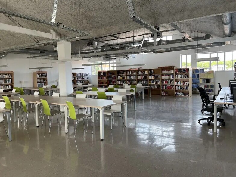 35-37 Rue Gabriel Péri, Issy-les-Moulineaux for lease - Building Photo - Image 1 of 11