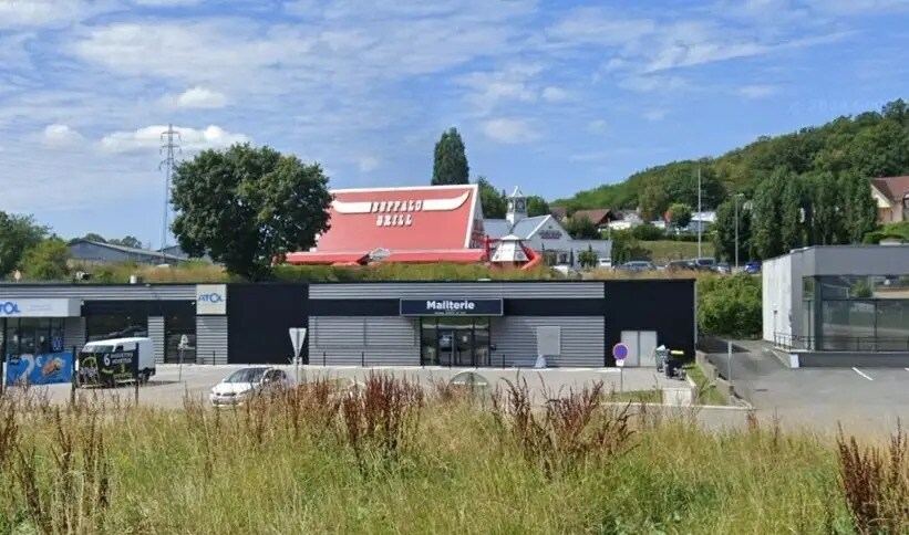 Retail in Miserey-Salines for lease - Building Photo - Image 2 of 5