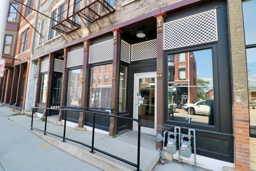 1735 Central Ave, Dubuque, IA for sale - Building Photo - Image 2 of 22