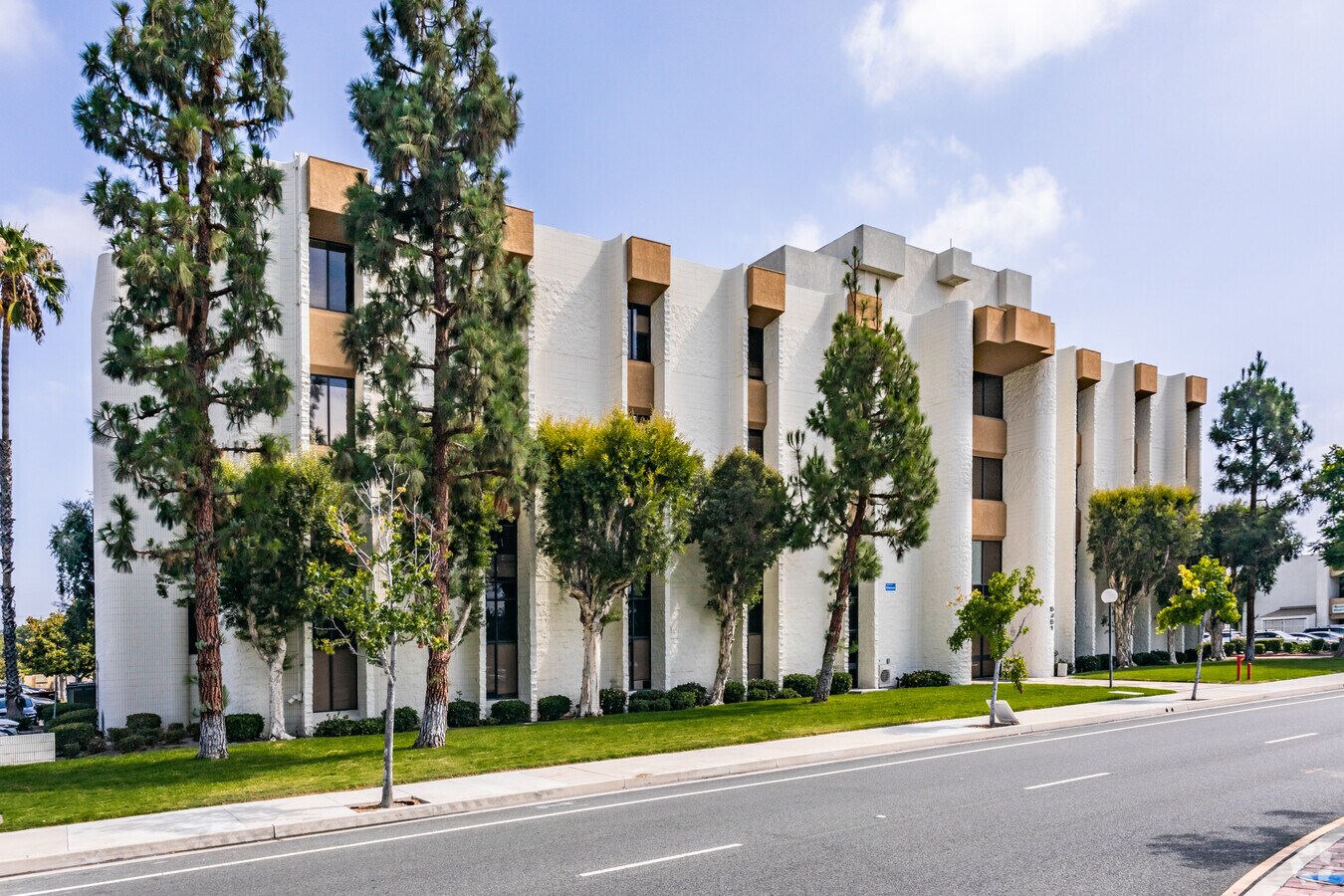 5451 La Palma Ave, La Palma, CA 90623