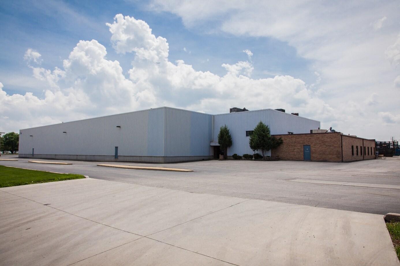 7400 W 100th Pl, Bridgeview, IL for sale Primary Photo- Image 1 of 1