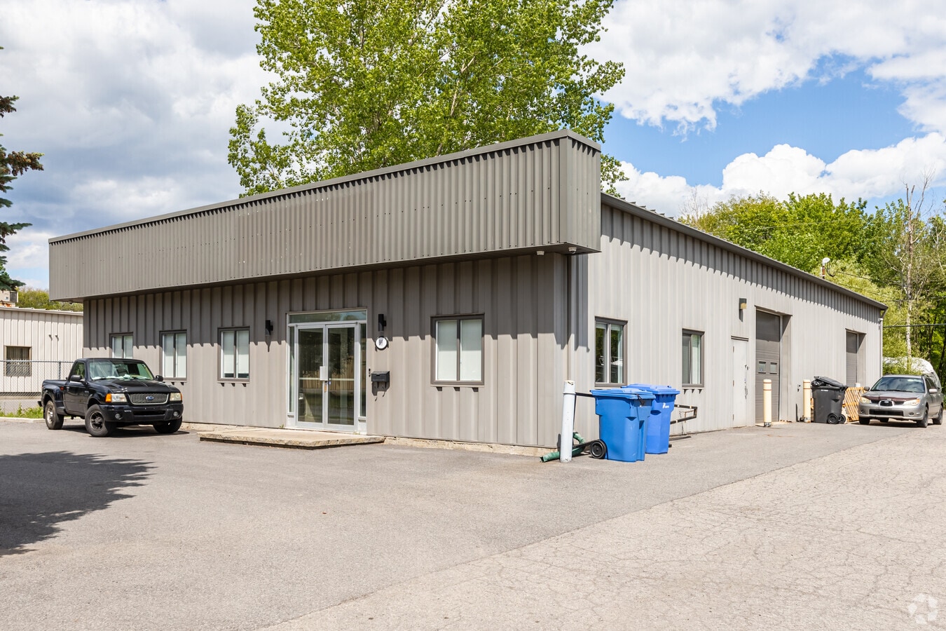 99 Rue Huot, NotreDamedel'ÎlePerrot, QC J7V 7M4