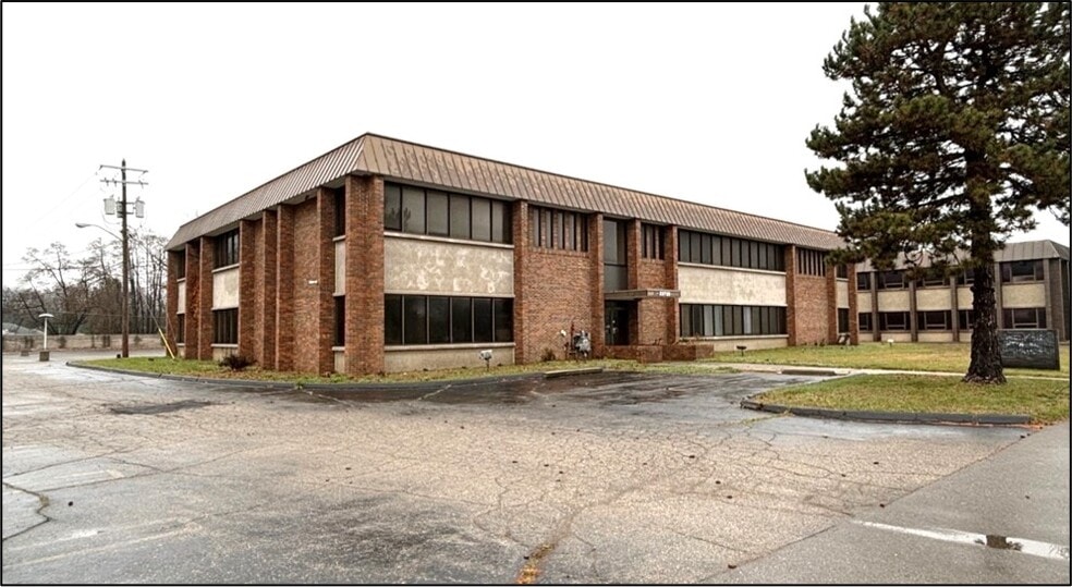 Office Building and Adjacent Home portfolio of 2 properties for sale on LoopNet.com - Building Photo - Image 1 of 6