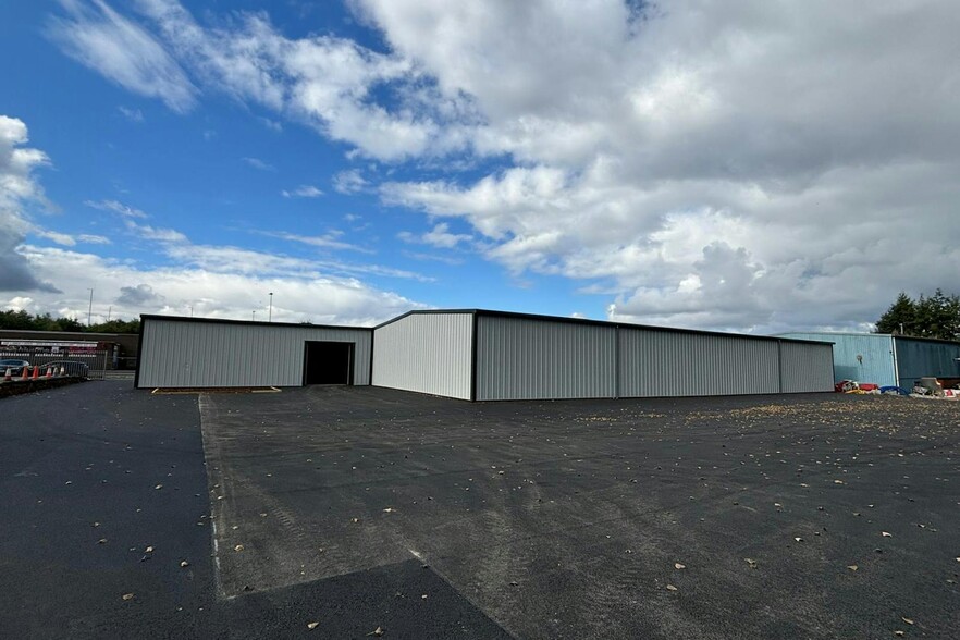 110 Glasgow Rd, Rutherglen for lease - Primary Photo - Image 1 of 2