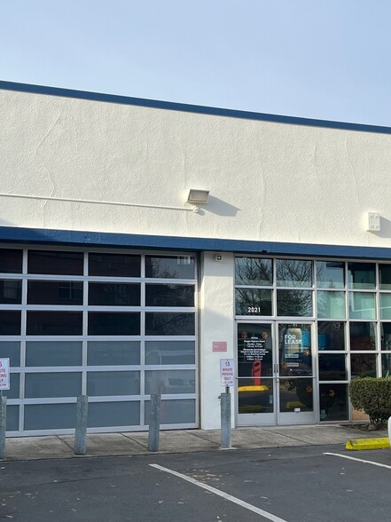 2021-2033 NE Martin Luther King Jr Blvd, Portland, OR for lease - Building Photo - Image 1 of 18