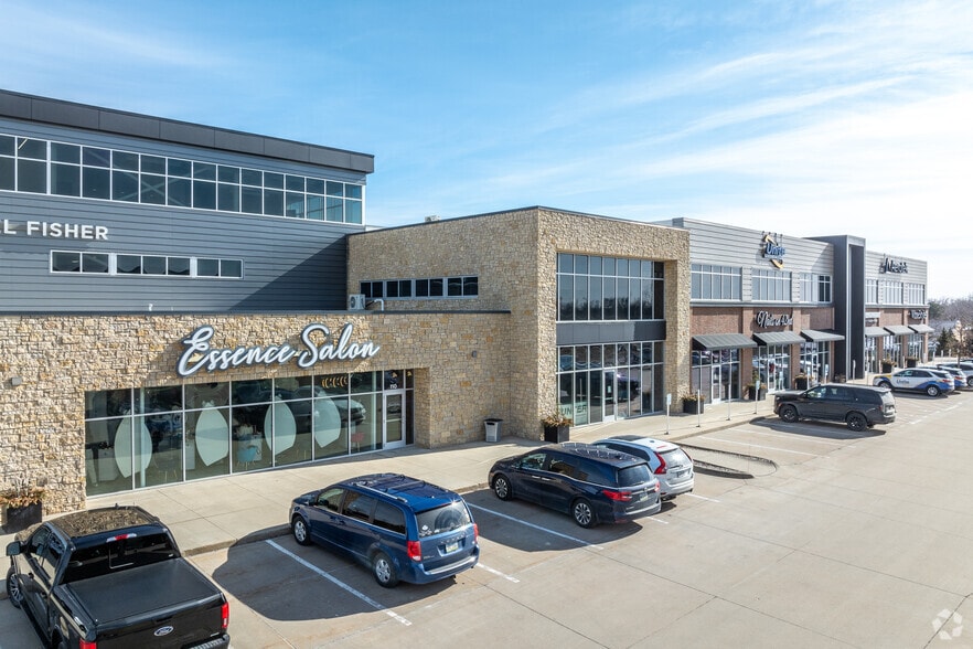 4201 42nd St NE, Cedar Rapids, IA for lease - Building Photo - Image 2 of 3