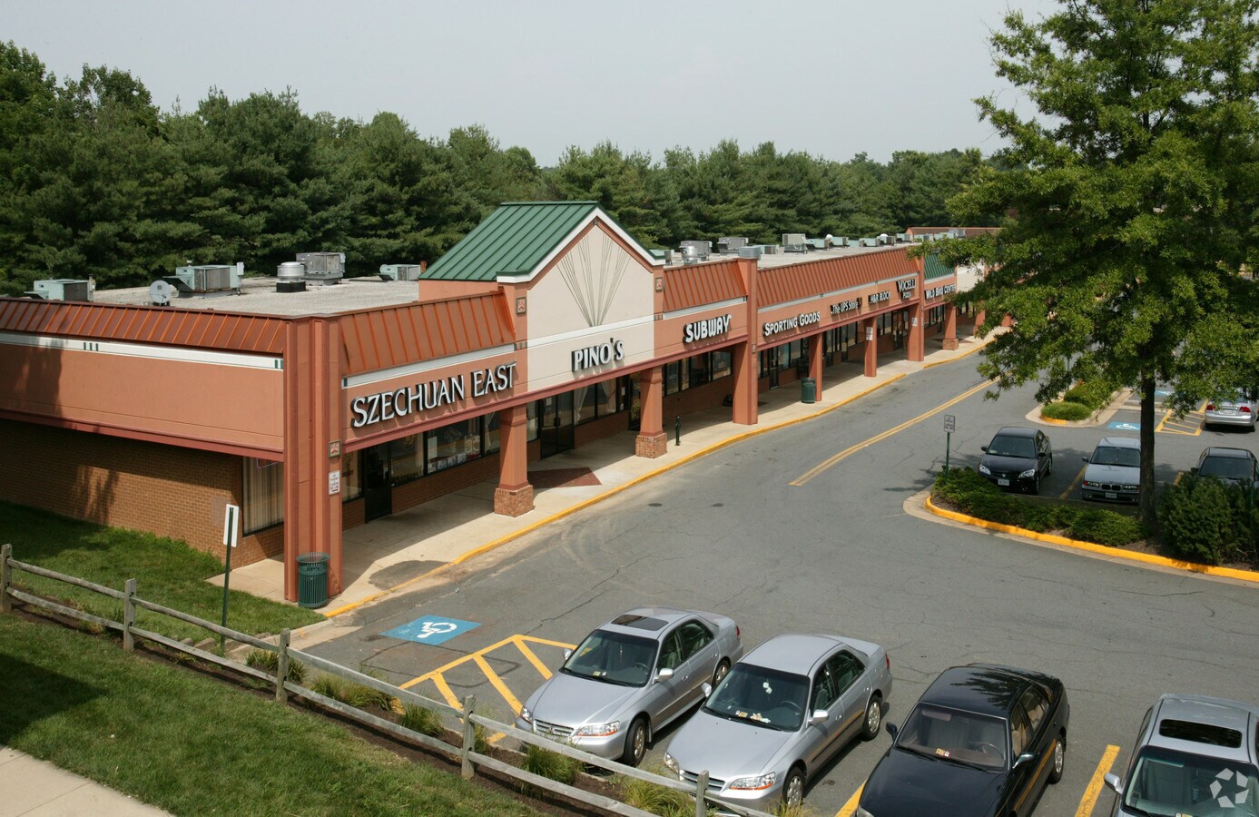 56495815 Burke Centre Pky, Burke, VA 22015 Burke Centre Shopping