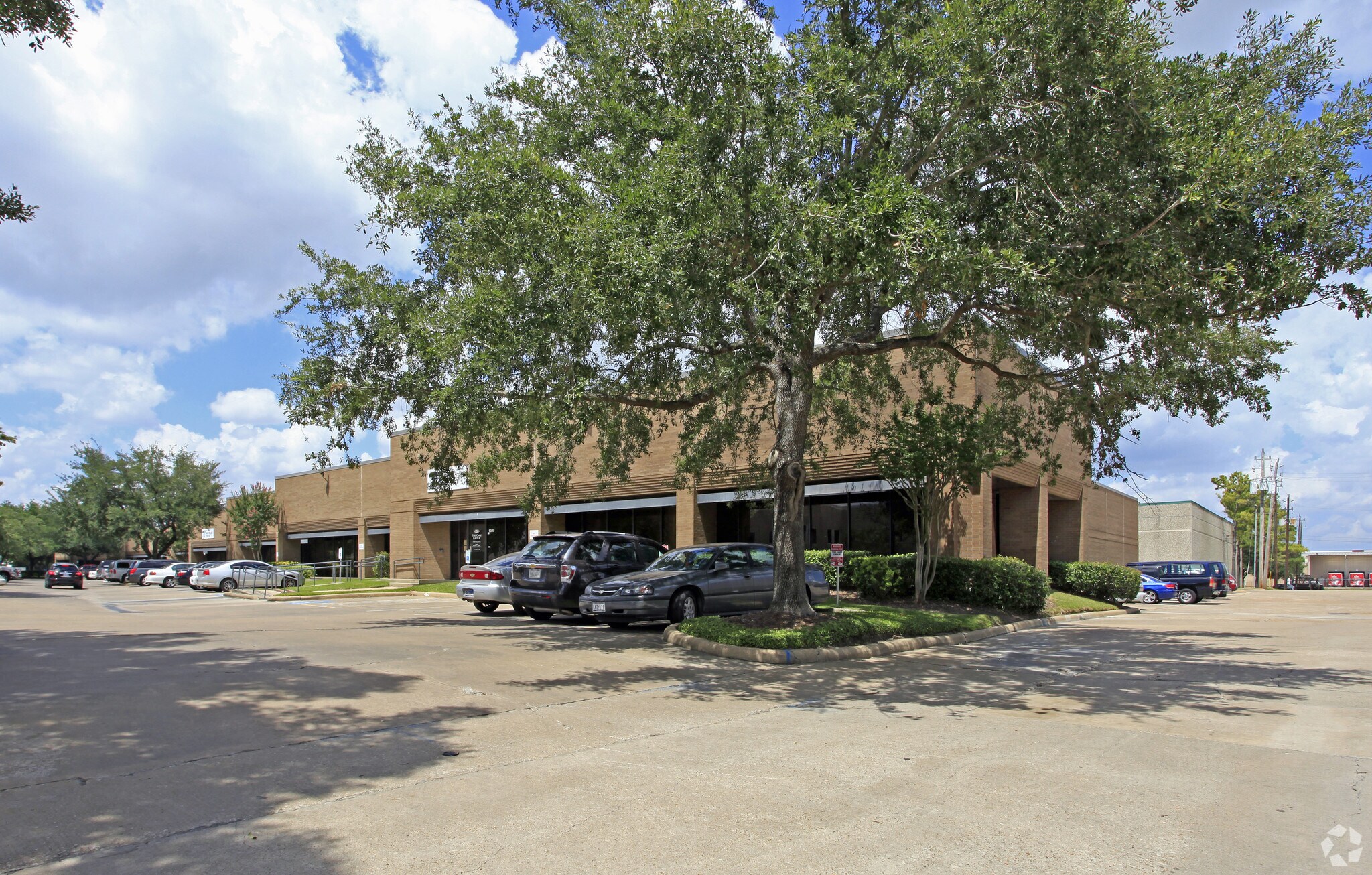 9303-9349 Kirby Dr, Houston, TX for sale Building Photo- Image 1 of 1