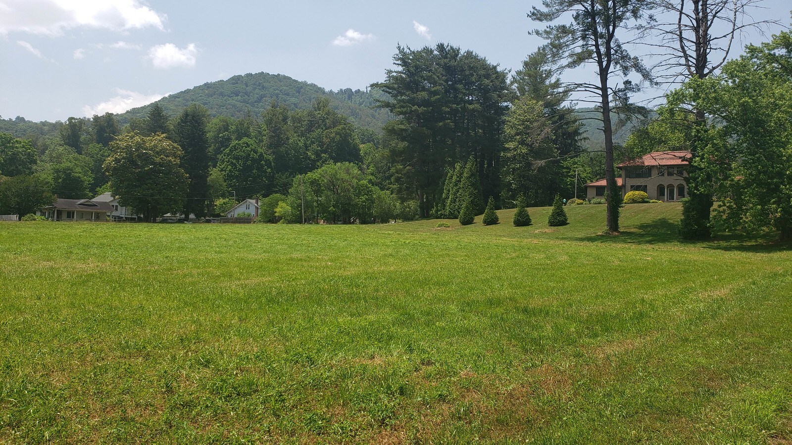 701 Skyland Dr, Sylva, NC 28779