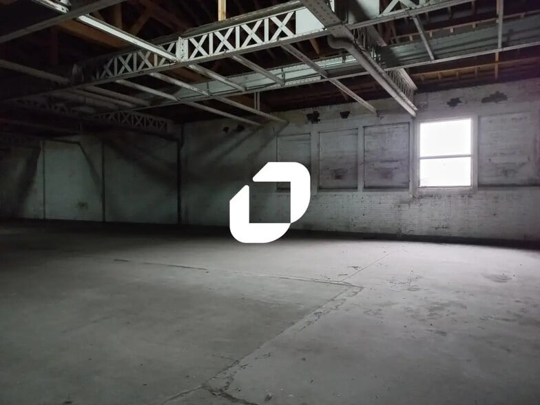 Flex in Roubaix for lease - Interior Photo - Image 3 of 5