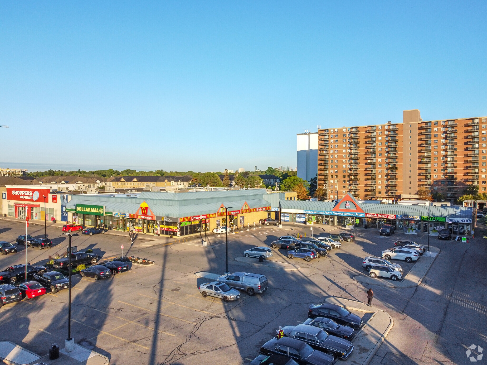 579-613 Lakeshore Rd E, Mississauga, ON for sale Primary Photo- Image 1 of 1