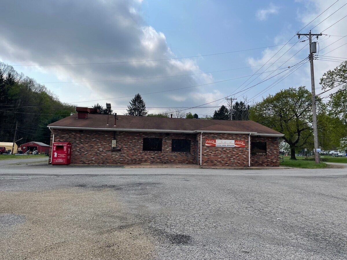 1038 Main St, Enon Valley, PA 16120