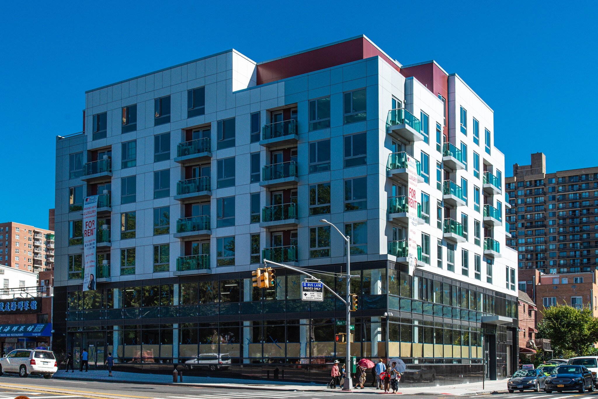 4353 Main St, Flushing, NY 11355