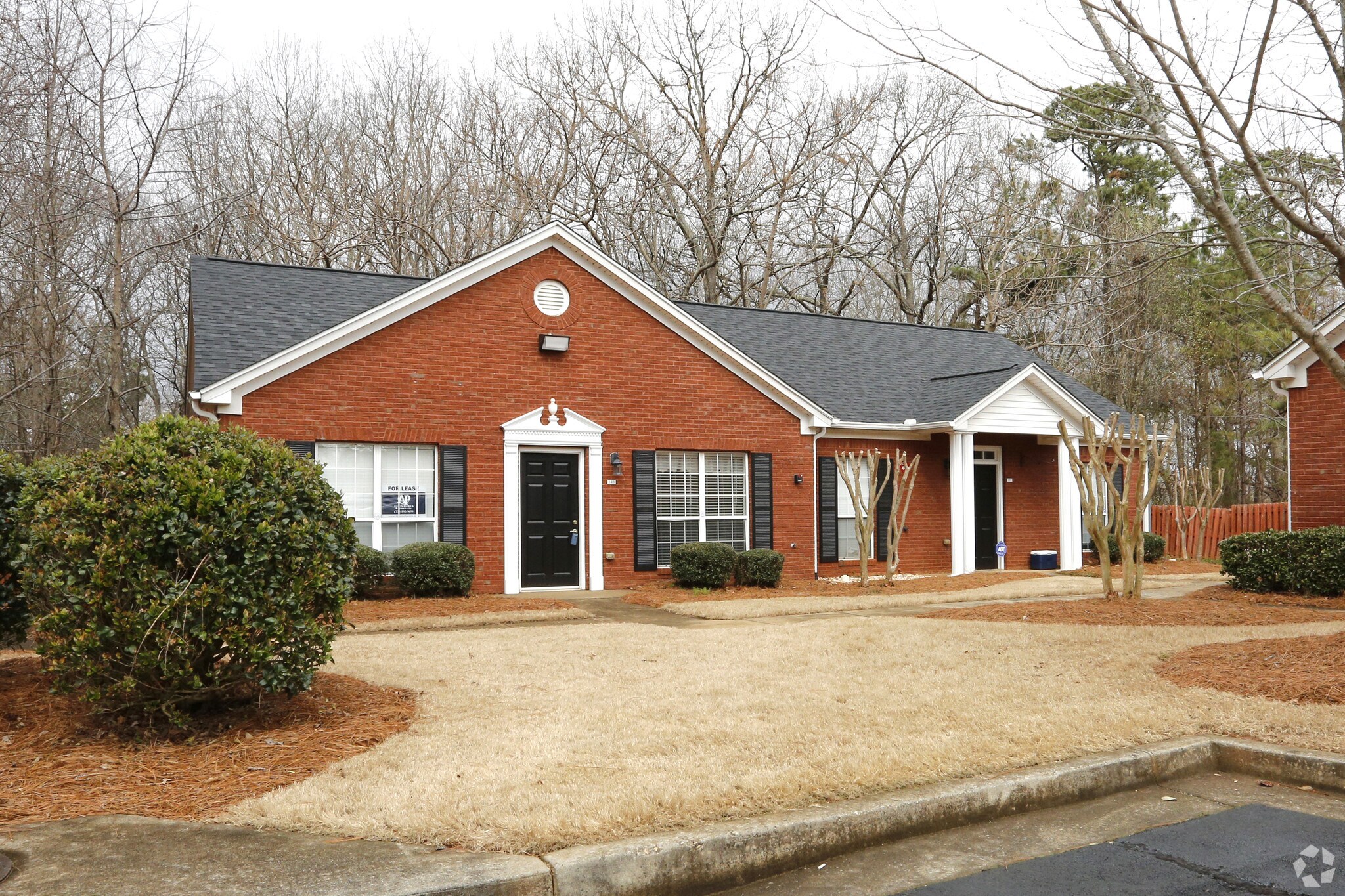 141-143 Mirramont Lake Dr, Woodstock, GA for sale Primary Photo- Image 1 of 1