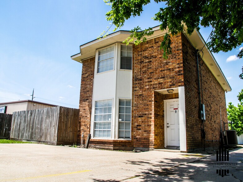 10514 Cash Rd, Stafford, TX for sale - Building Photo - Image 1 of 1