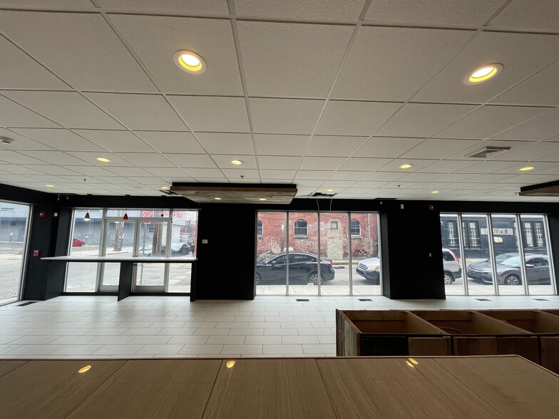 1536 N Carlisle St, Philadelphia, PA for lease - Interior Photo - Image 1 of 17