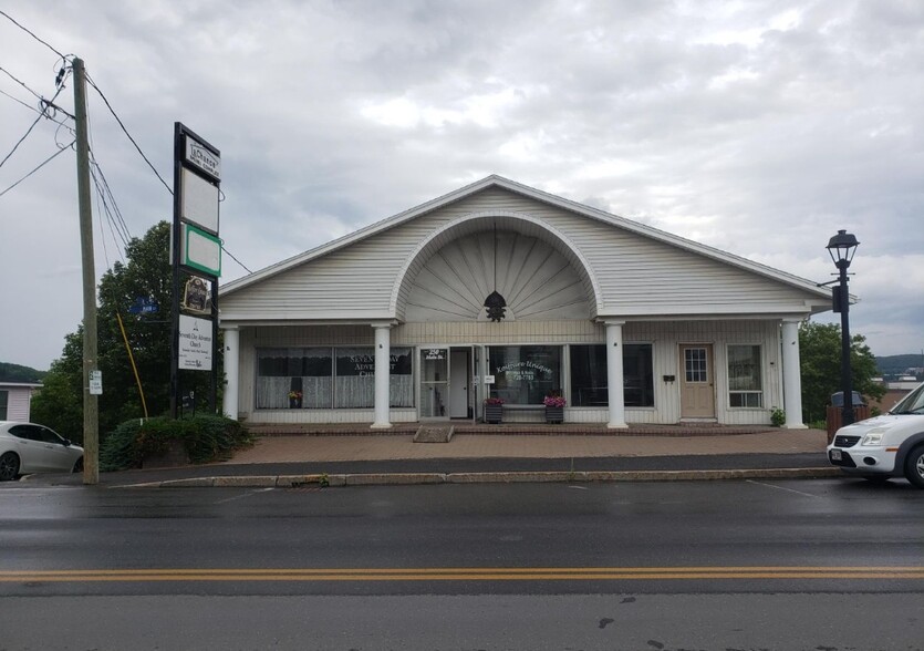 250 Main St, Madawaska, ME for sale - Building Photo - Image 2 of 6