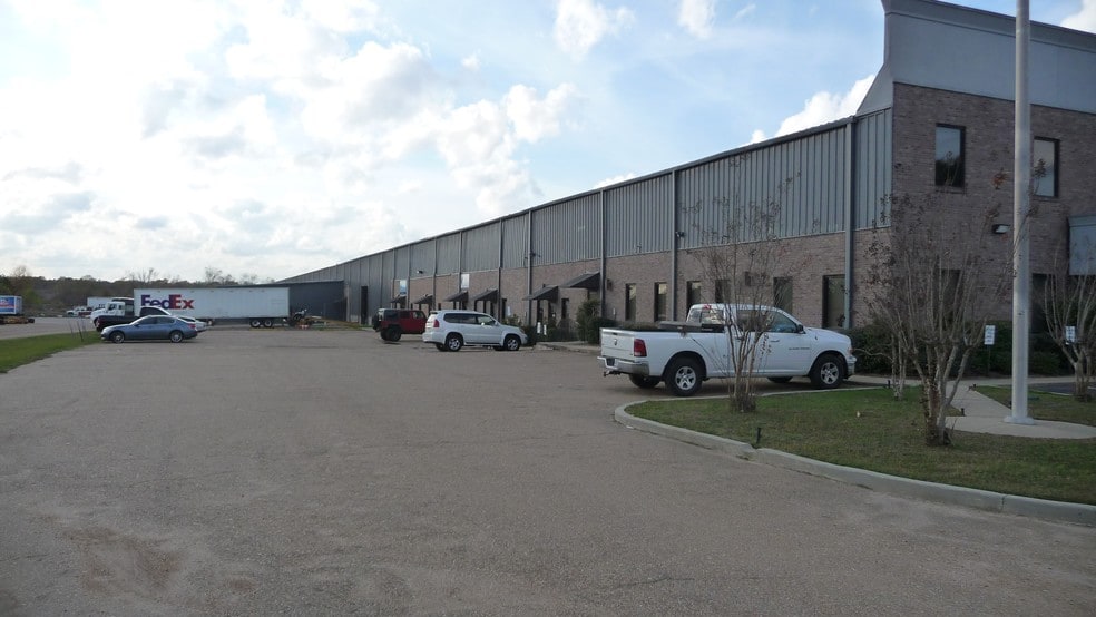 1576 Old Fannin Rd, Brandon, MS for lease - Building Photo - Image 2 of 27