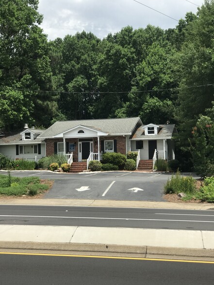 3851 NE Roswell Rd, Marietta, GA for sale - Primary Photo - Image 1 of 5