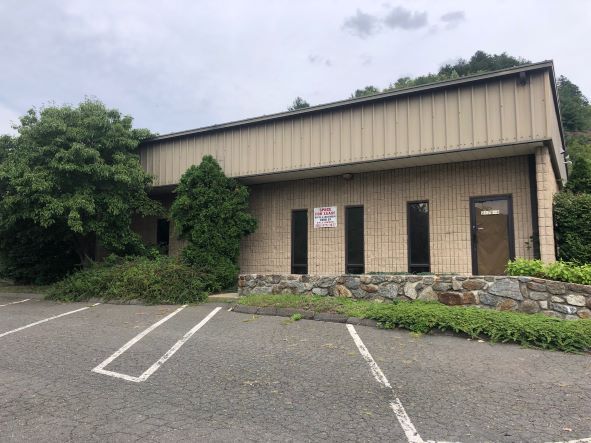 2176 Thomaston Ave, Waterbury, CT for sale Primary Photo- Image 1 of 1