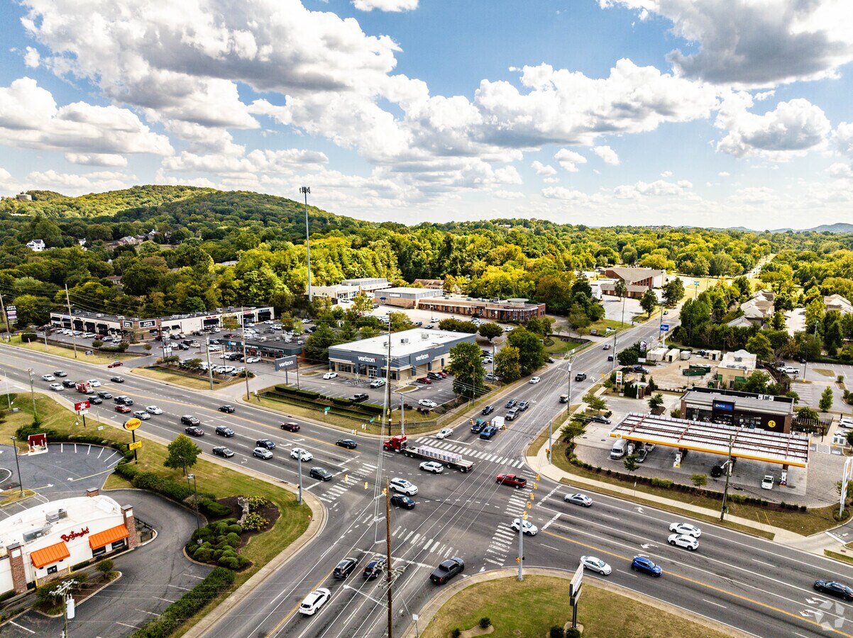 5714 Edmondson Pike, Nashville, TN 37211