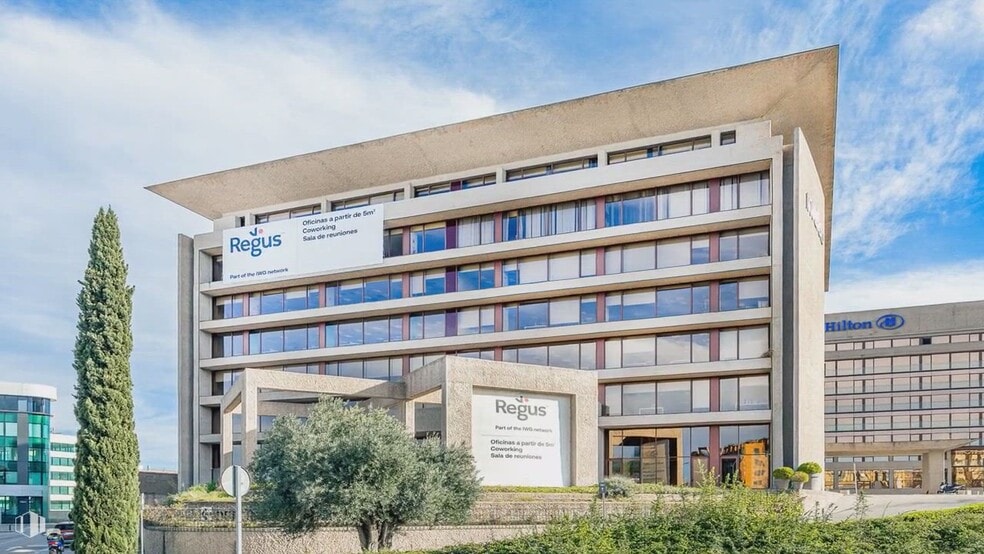 Avenida Hispanidad, 6, Madrid, Madrid for lease - Commercial Listing Video - Image 2 of 18