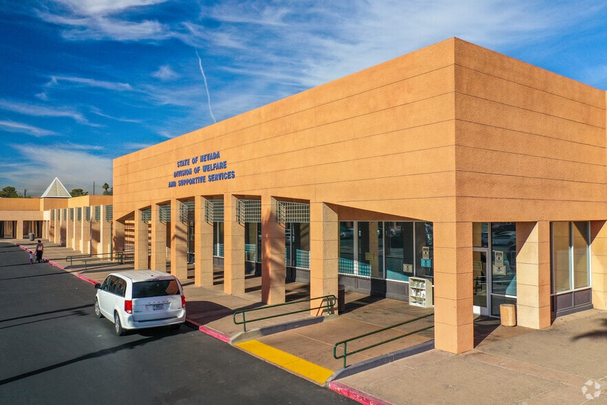 3330 E Flamingo Rd, Las Vegas, NV for sale - Primary Photo - Image 1 of 1