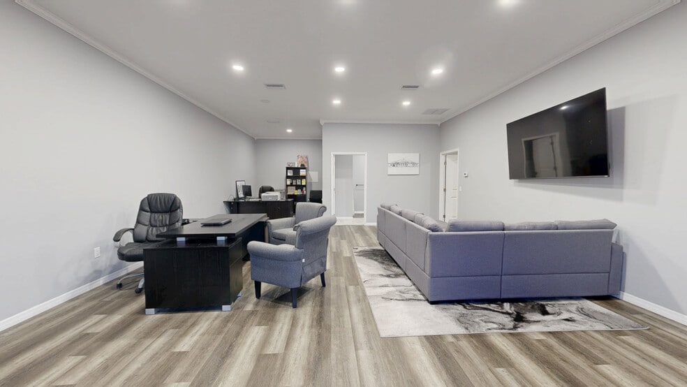 Rare 8% Cap 8-Bldg Ind/Retail Portfolio portfolio of 10 properties for sale on LoopNet.com - Matterport 3D Scan - Image 2 of 23