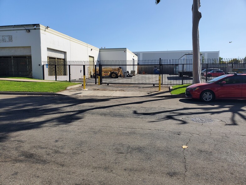 1512 Kona Dr, Compton, CA for lease - Building Photo - Image 2 of 8