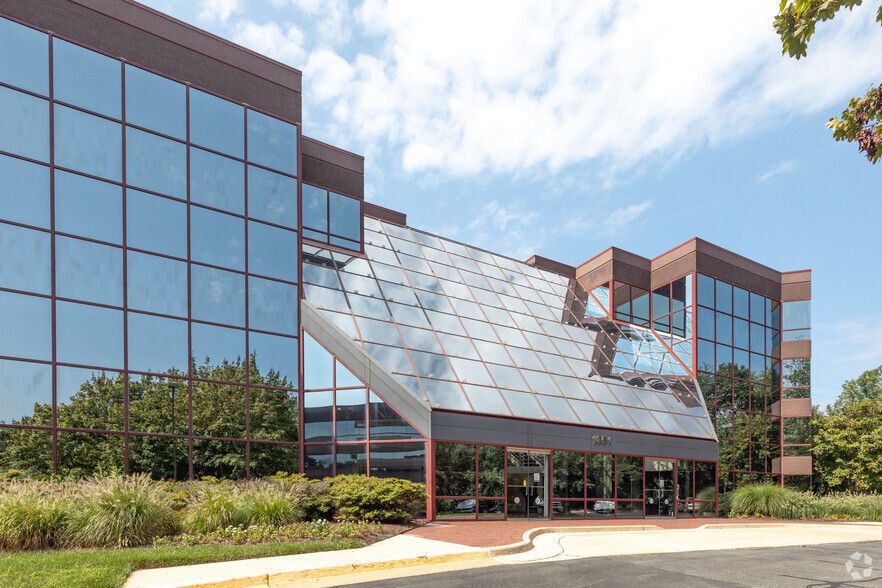 1851 Alexander Bell Dr, Reston, VA for lease - Building Photo - Image 3 of 11