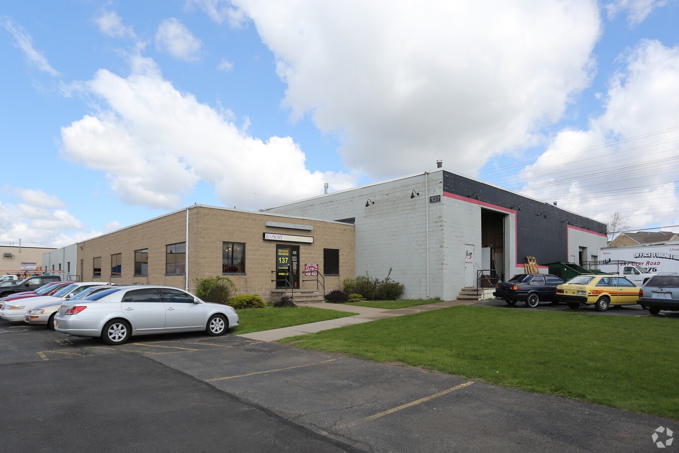 137 Clay Rd, Rochester, NY 14623