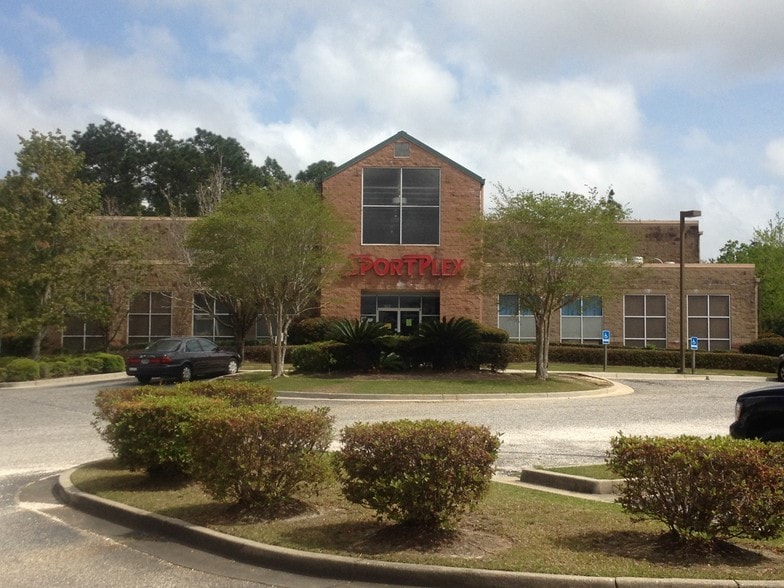 6363 Piccadilly Square Dr, Mobile, AL 36609