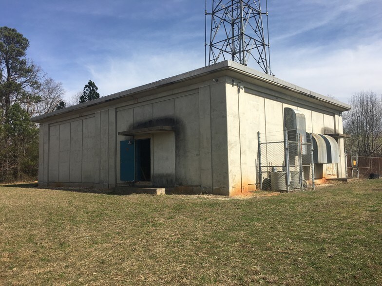 6475 W County Line Rd, Lula, GA 30554