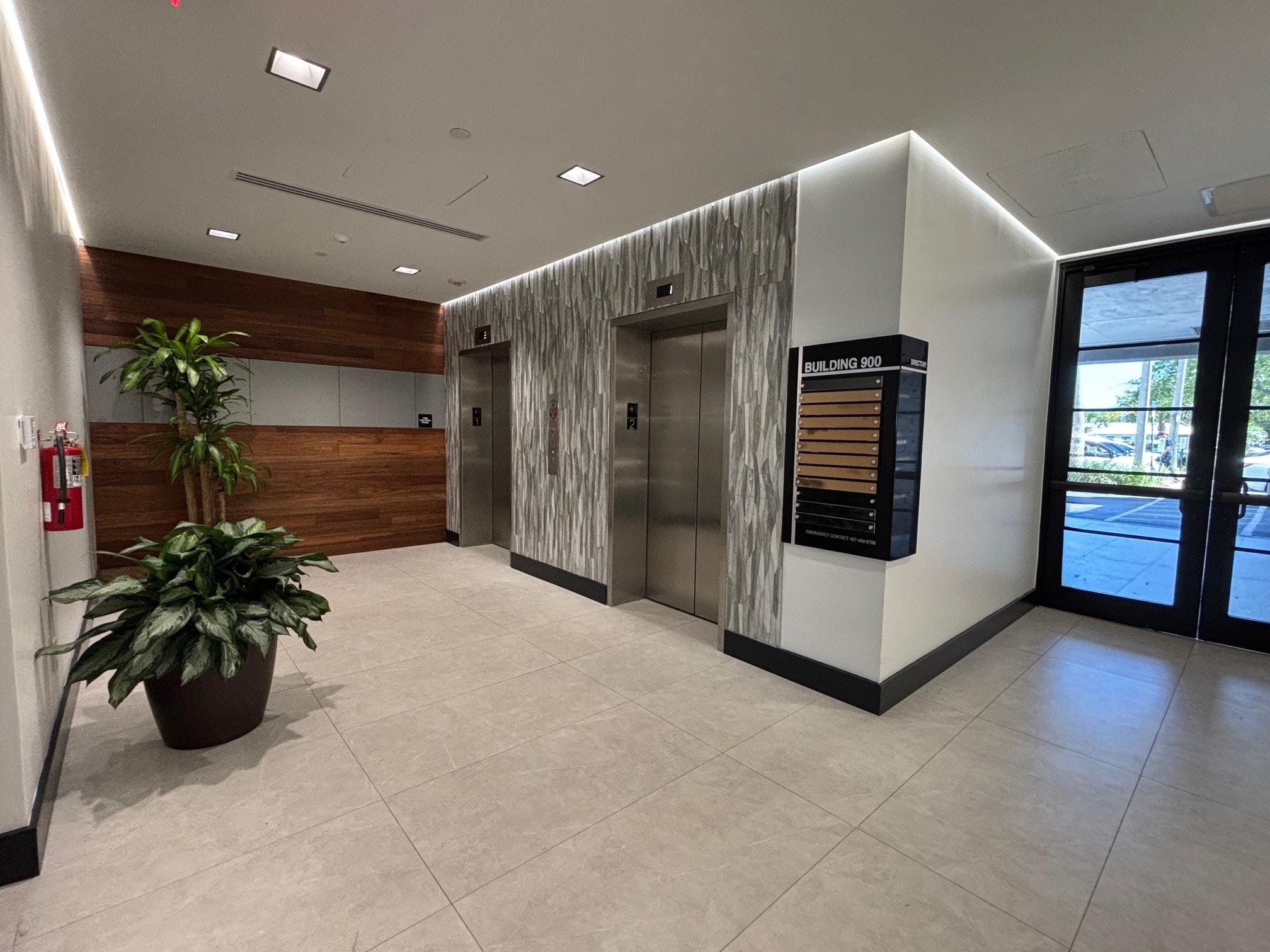 900 SE 3rd Ave, Fort Lauderdale, FL for lease Interior Photo- Image 1 of 6