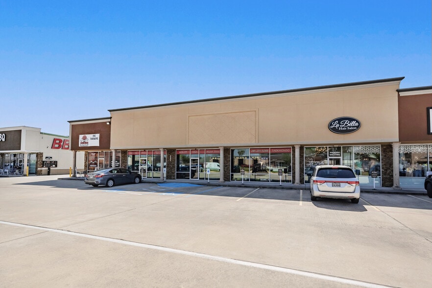 11715 Spring Cypress Rd, Tomball, TX for lease - Building Photo - Image 1 of 21
