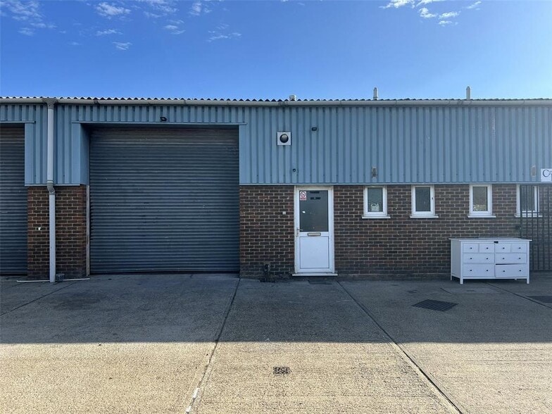 Vanguard Way, Southend On Sea for lease - Building Photo - Image 3 of 29