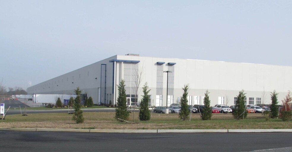 2 Gateway Blvd, Pedricktown, NJ for lease - Building Photo - Image 1 of 6