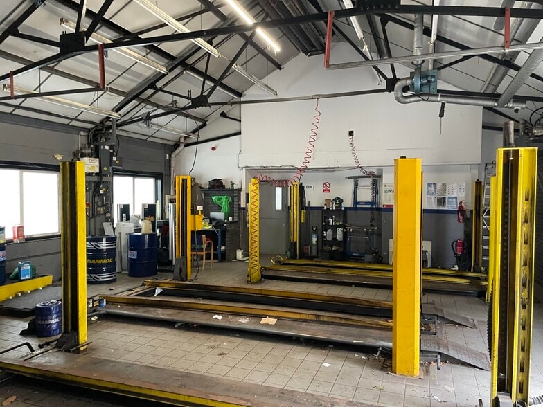 161 London Rd, Romford for sale - Interior Photo - Image 3 of 4