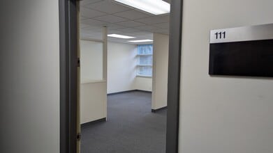 4000 Aurora Ave N, Seattle, WA for lease Interior Photo- Image 1 of 7