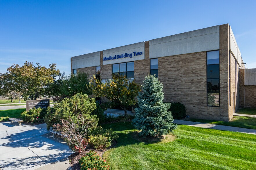 401 E Gold Coast Rd, Papillion, NE for sale - Building Photo - Image 1 of 1