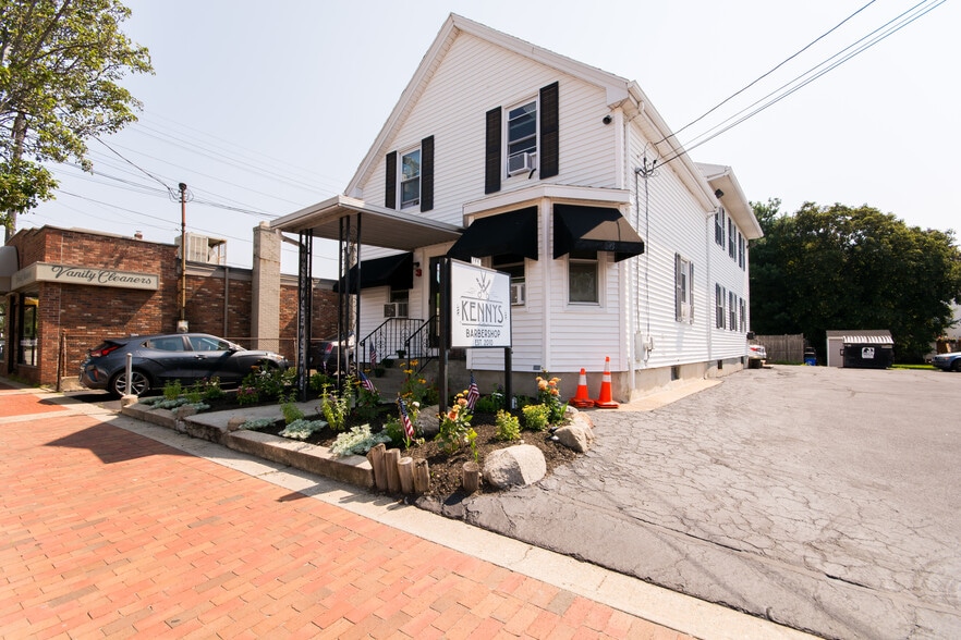 1664 Cranston St, Cranston, RI for sale - Building Photo - Image 1 of 1