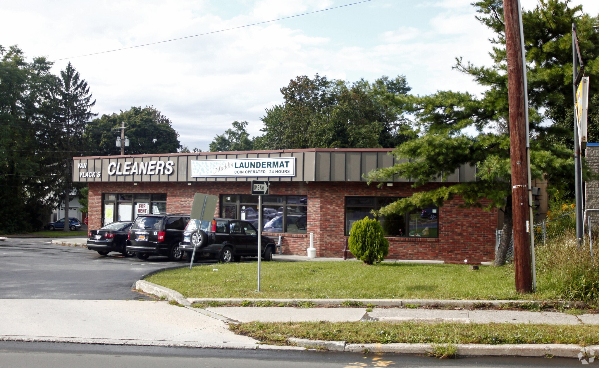 681 Dutchess Tpke, Poughkeepsie, NY 12603 Office/Retail for Lease