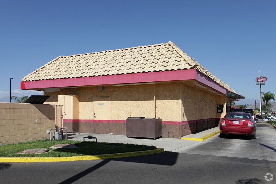 498 E 4th St, Perris, CA for lease - Building Photo - Image 2 of 3