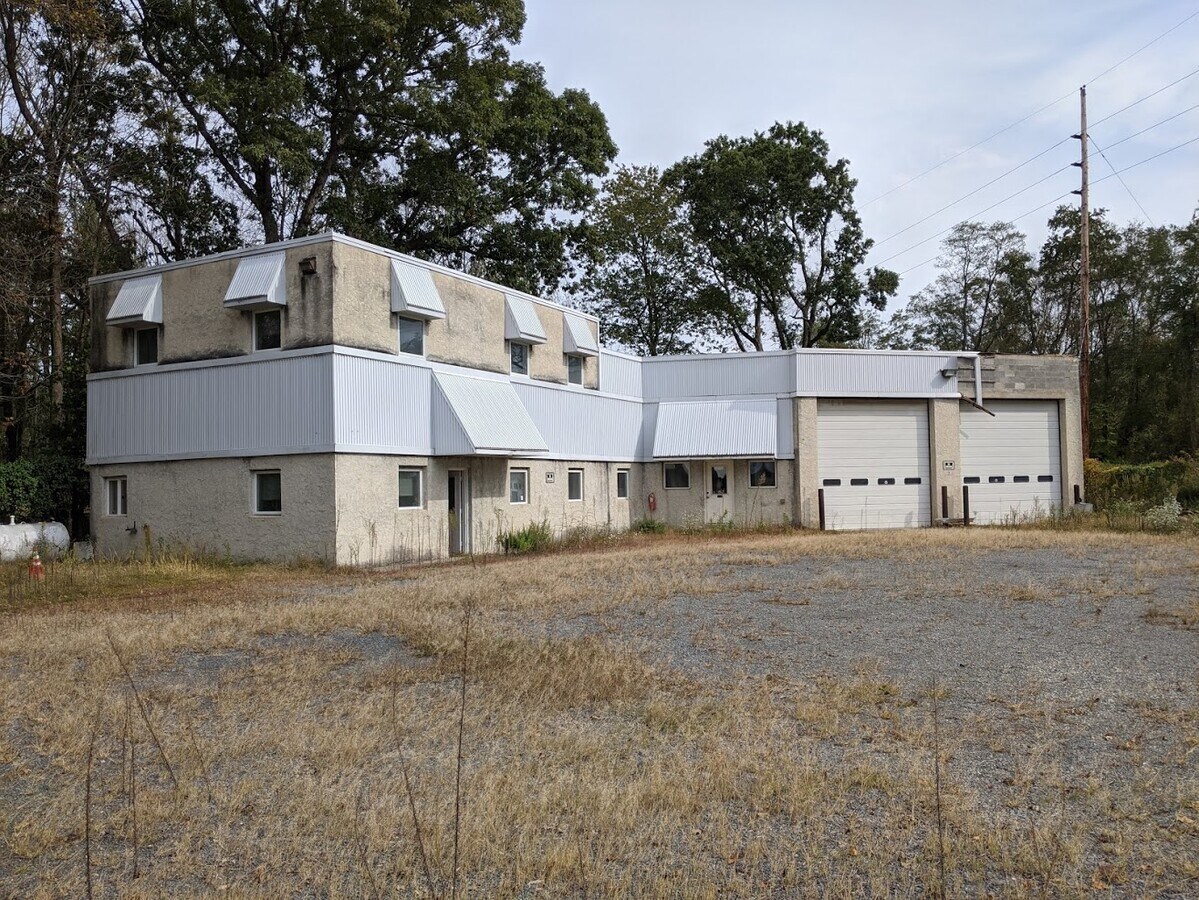 417 Jacobstown Cookstown Rd, Wrightstown, NJ 08562